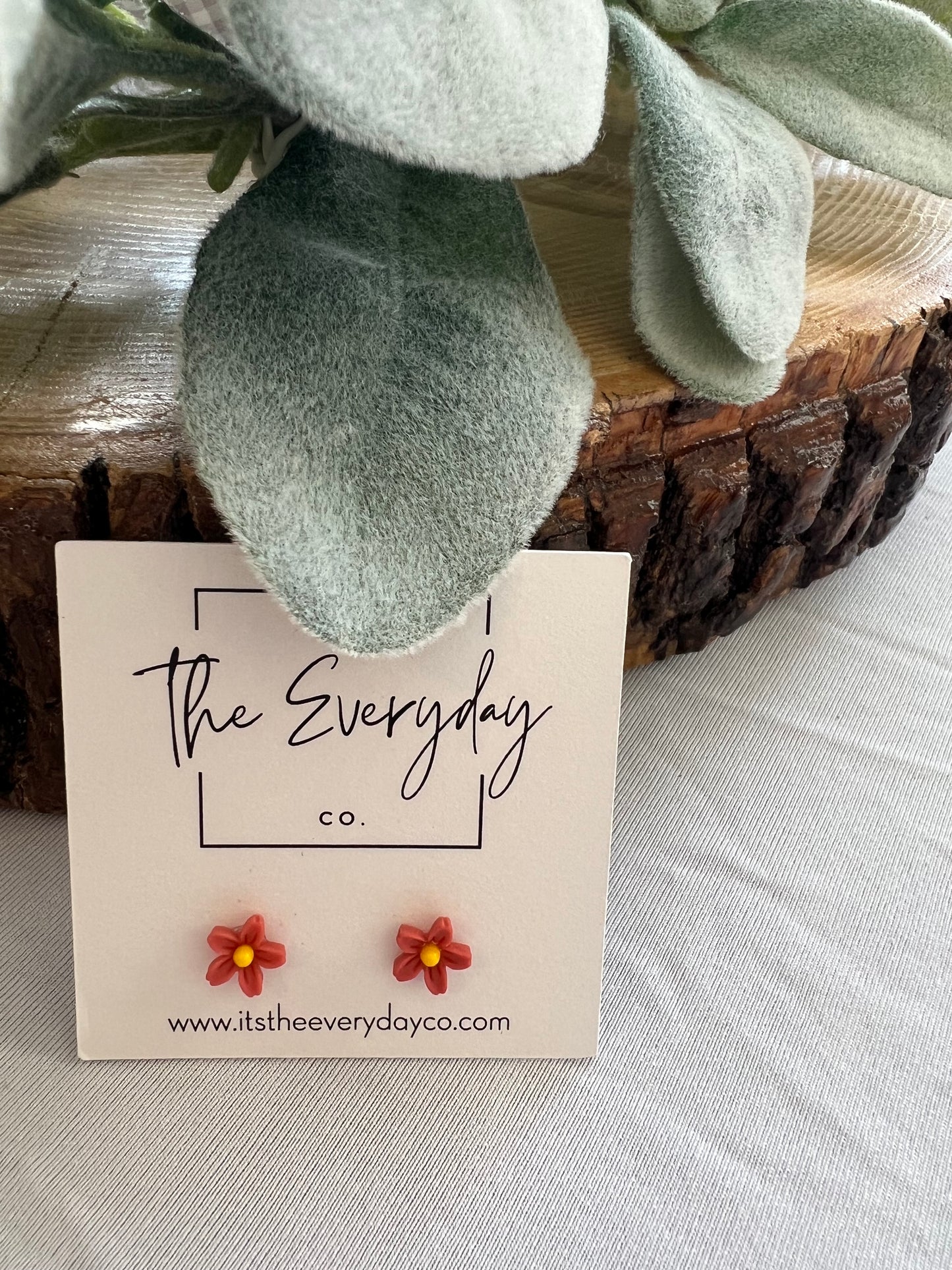 Acrylic Daisy Stud Earrings