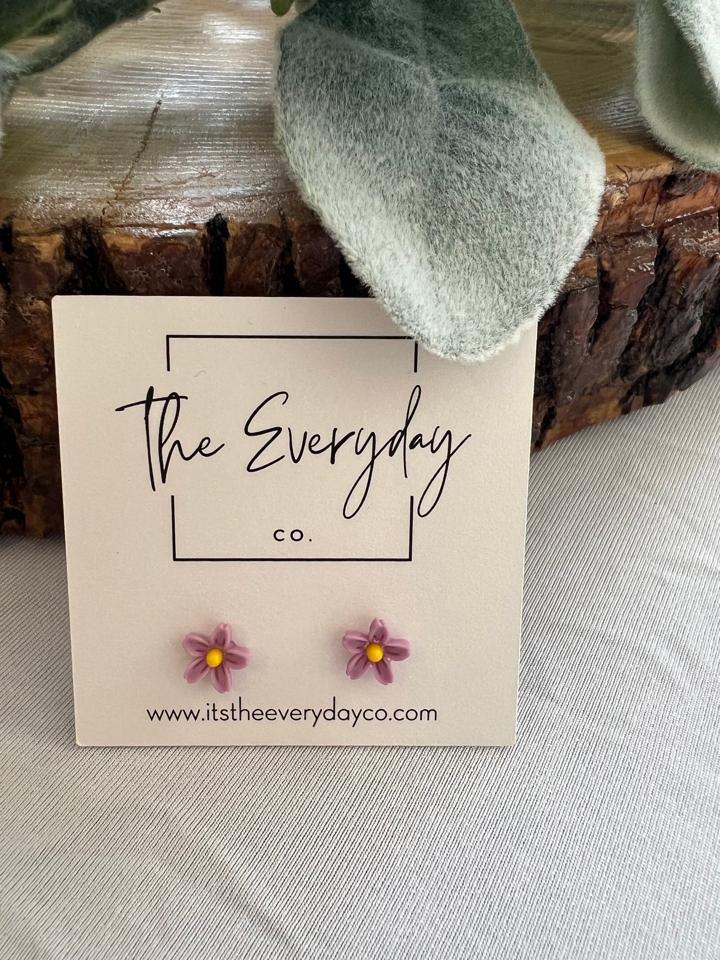 Acrylic Daisy Stud Earrings